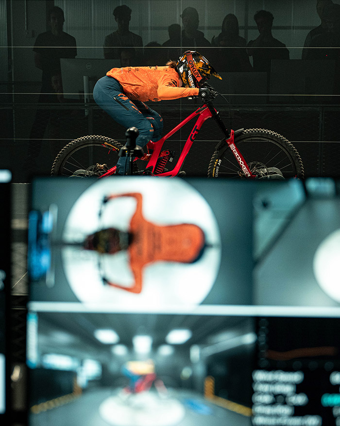 Tube is an advanced wind tunnel at MET HQ, designed for aerodynamic and thermal analysis to help athletes from Downhill and XC World Cup teams enhance their performance.